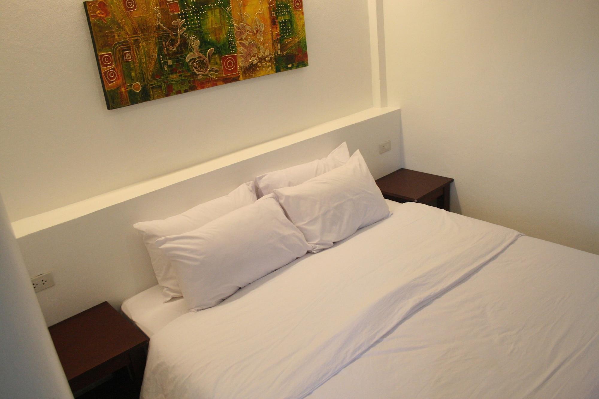 Baantalay Thungwualaen Hotel Pathiu Екстериор снимка